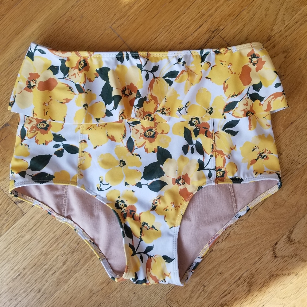 Kortni jeane yellow floral